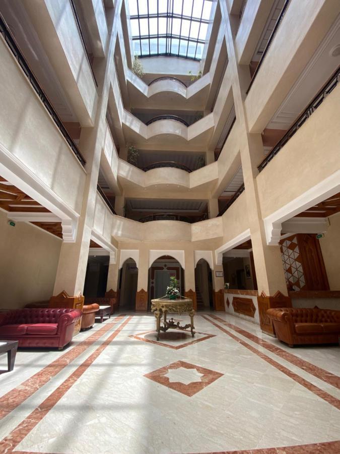 Golden Apartahotel